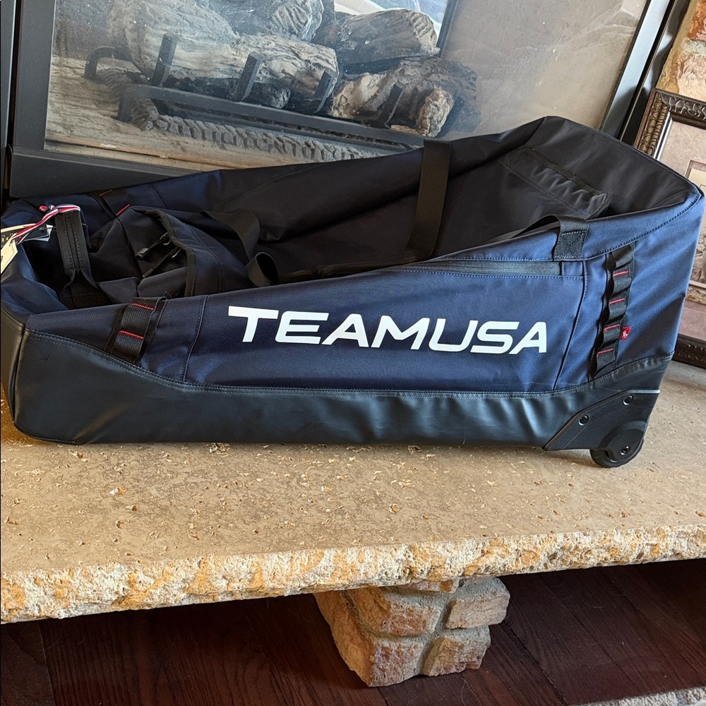 NWT Polo by Ralph Lauren 2022 Olympics Navy Team USA Duffle Bag with Rollers